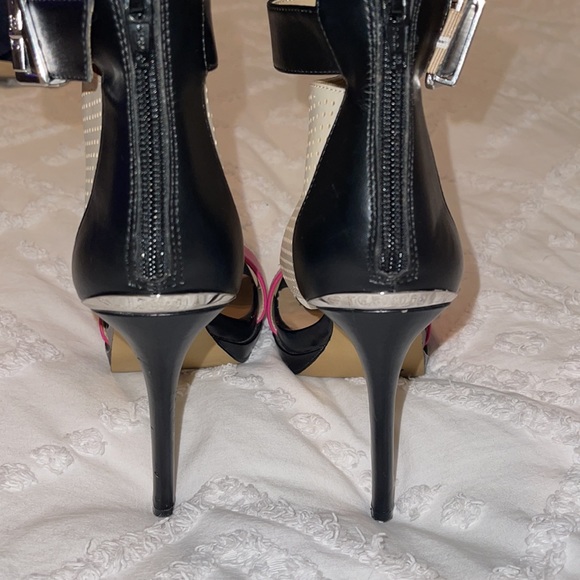 Juicy Couture Heels - Picture 6 of 9